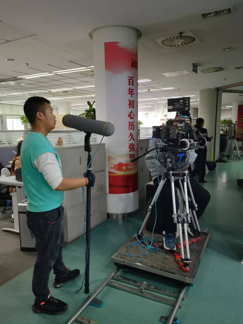 青岛广告片拍摄：用故事化表达传递品牌温度，拉近与用户的距离！