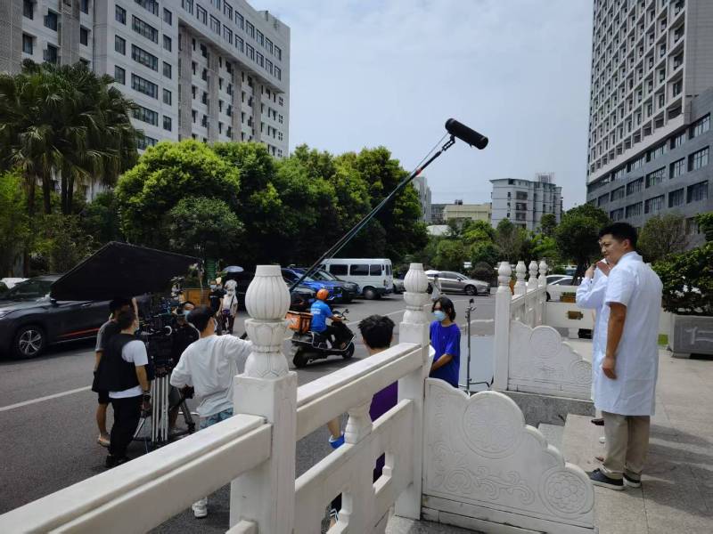 青岛广告片拍摄公司低成本实现高规格制作的诀窍